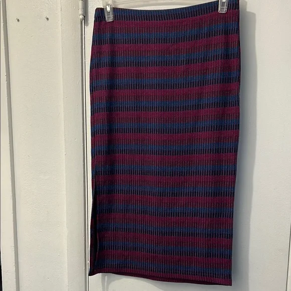 Striped Knit Sweater and Skirt Set - Picture 4 of 7